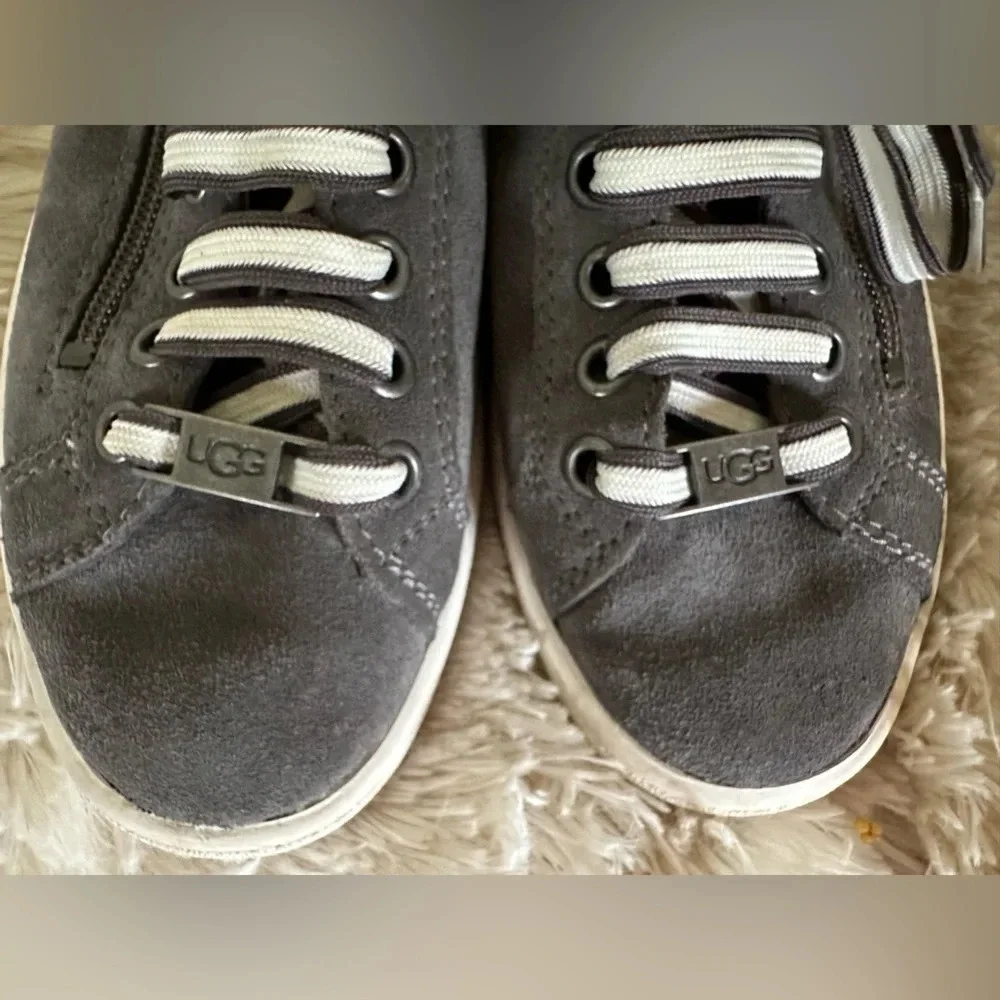 UGG Girls Ladies 5.5 36.5 EU Gray SUEDE OLIVE Hi Top Zip Sneaker CLEAN Fall NICE